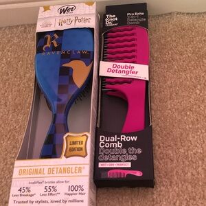 Wet Brush Harry Potter Ravenclaw Detangler and Pink Dual-Row Comb